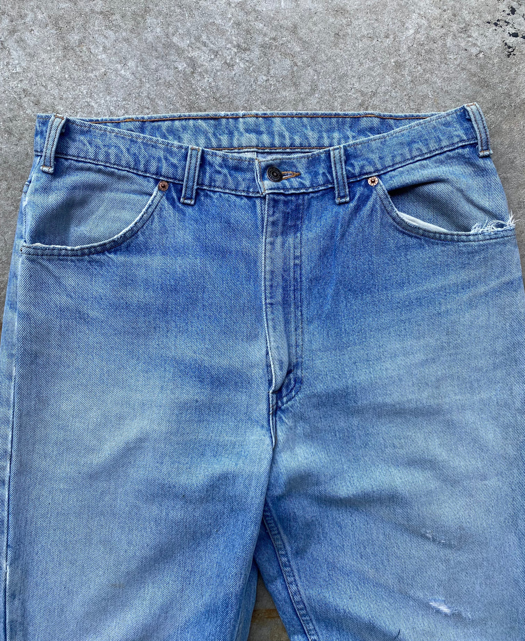 90s Levi’s 619 Distressed L