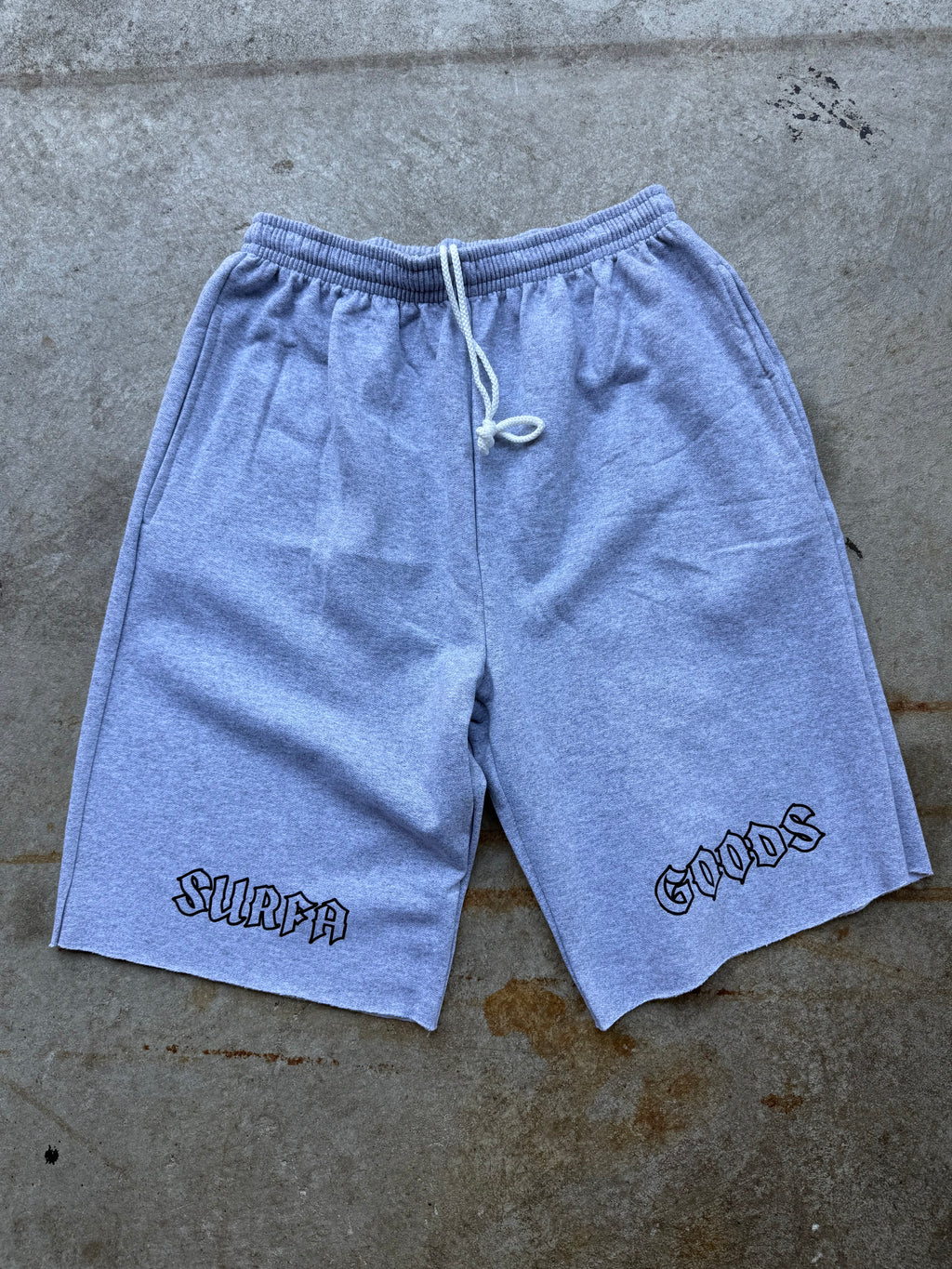 SURFAGOODS ‘SPELLOUT’ CROPPED SWEATSHORTS