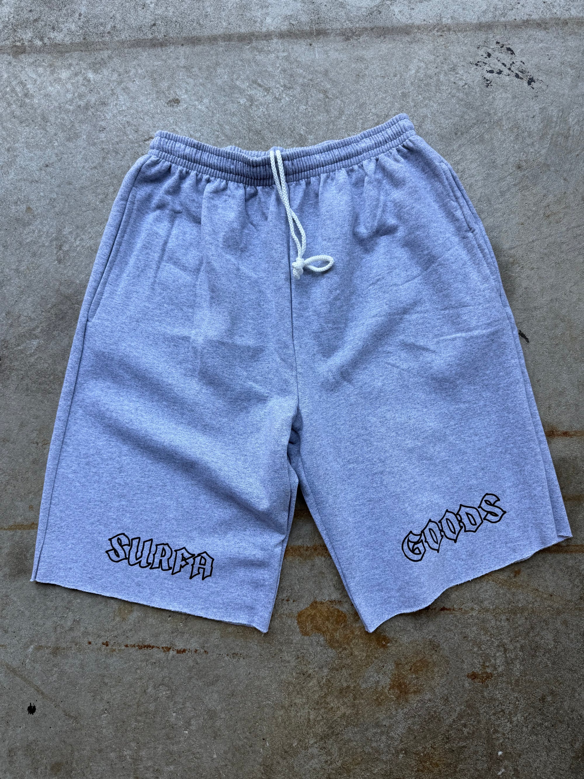 SURFAGOODS ‘SPELLOUT’ CROPPED SWEATSHORTS