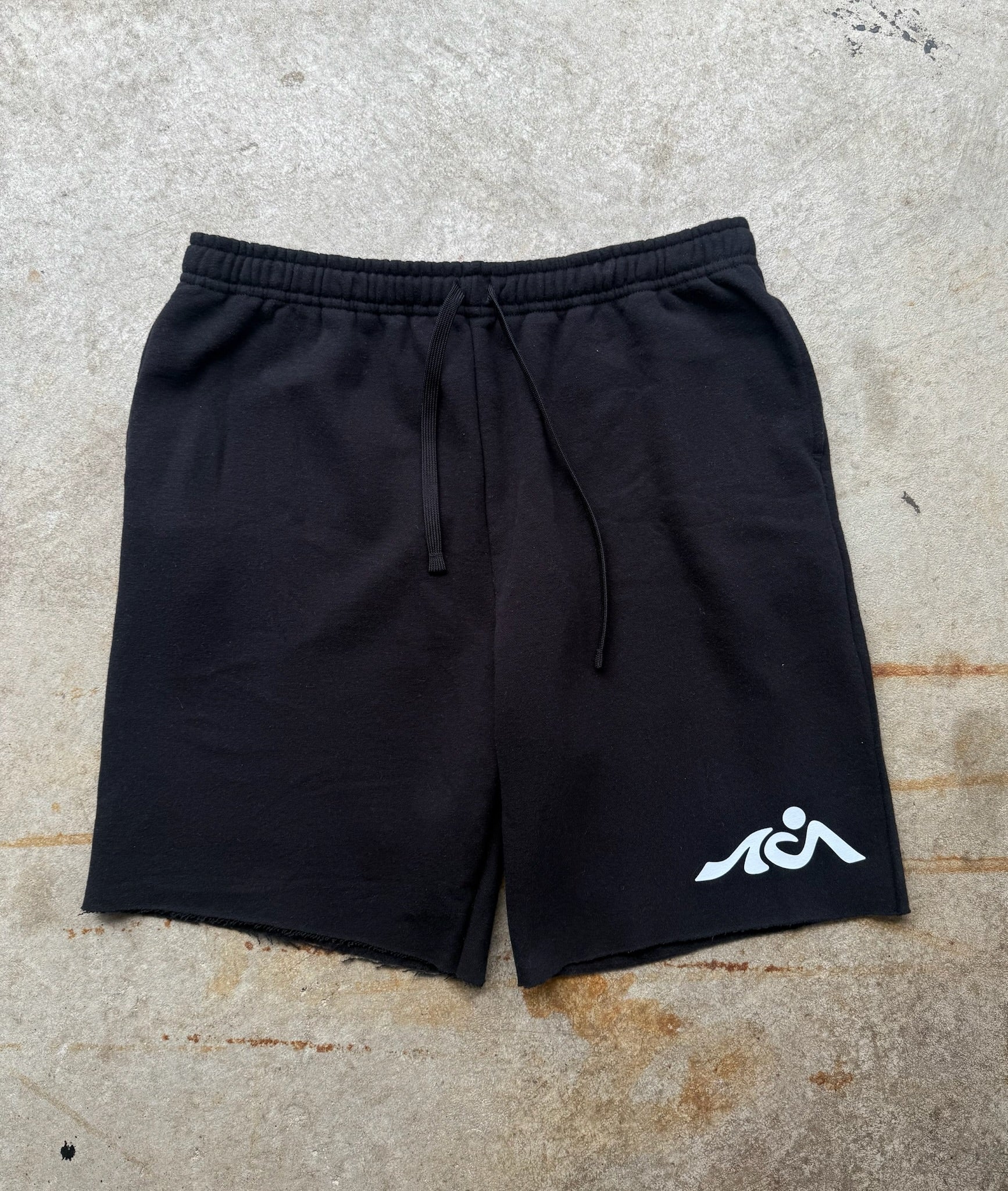 CLASSIC LOGO CROPPED SWEAT SHORTS