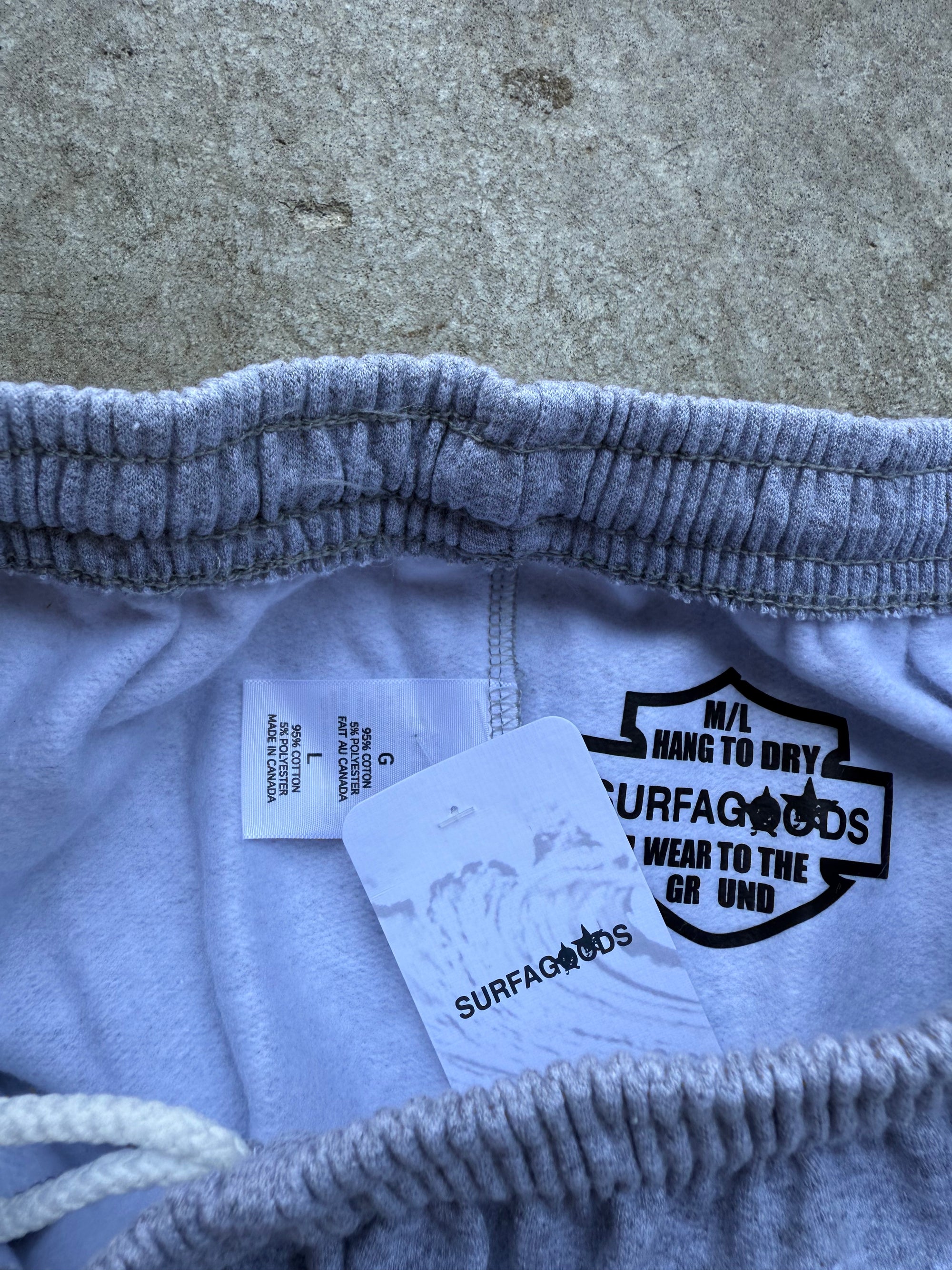 SURFAGOODS ‘SPELLOUT’ CROPPED SWEATSHORTS