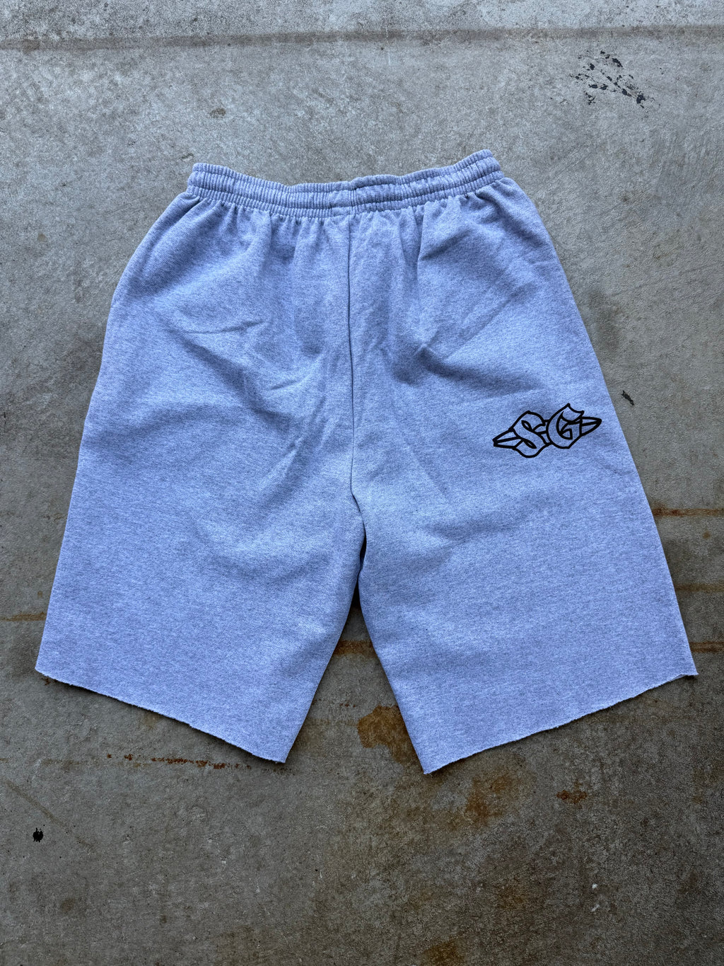 SURFAGOODS ‘SPELLOUT’ CROPPED SWEATSHORTS