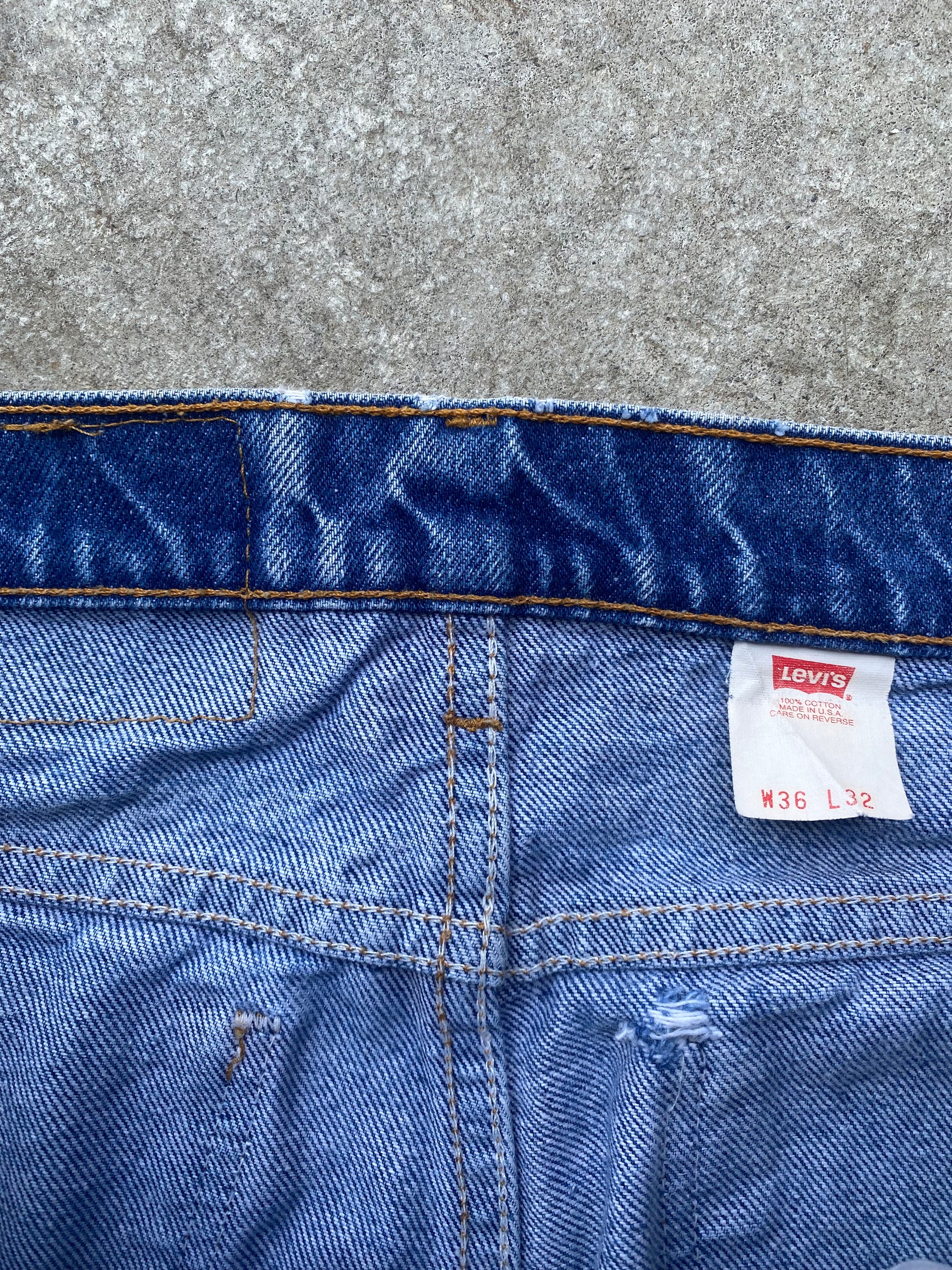 90s Levi’s 517 O-Tab L