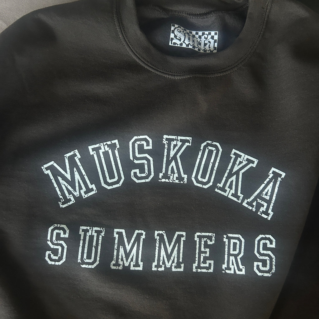 MUSKOKA SUMMERS — Classic Crewneck — CHOCOLATE BROWN
